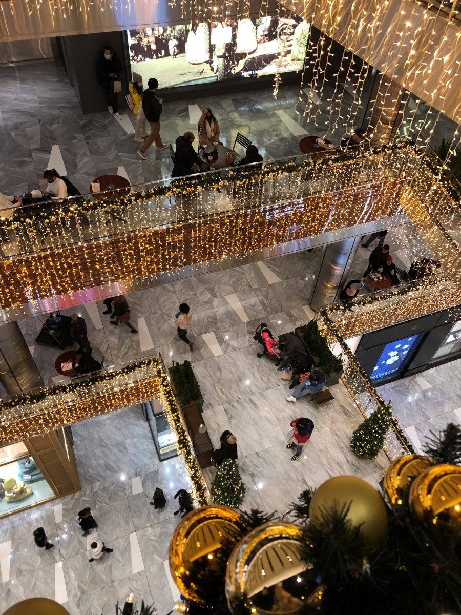 9 ways to get through family Christmas dinners